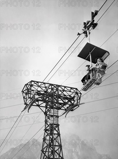 filles sur le téléphérique, 1954