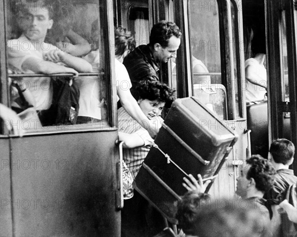 gare centrale de milan, assaut sur un train, 1967