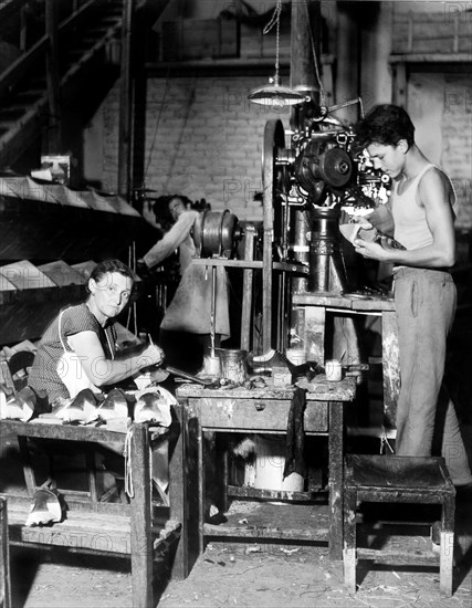 usine de chaussures à victoria, 1956