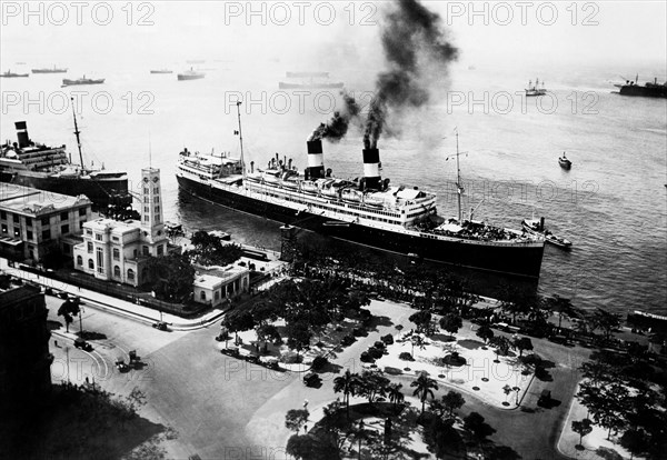 le duilio accoste dans le port de rio de janeiro, 1930