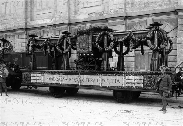 corbillard pour le transport du soldat inconnu, 1921