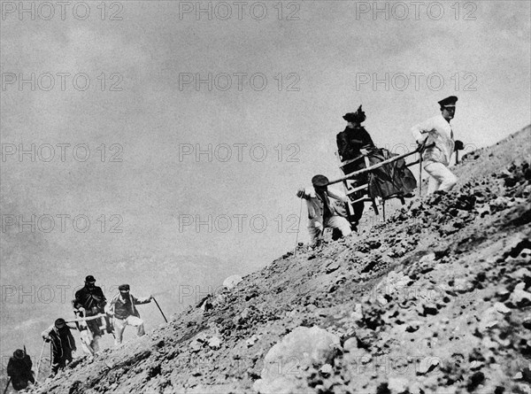 vesuvius, excursion en chaise à porteurs, 1906