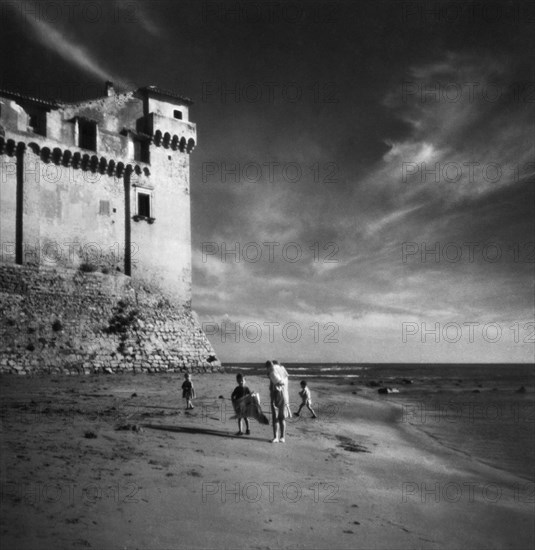chateau de santa severa, entre ladispol et santa marinella, 1950
