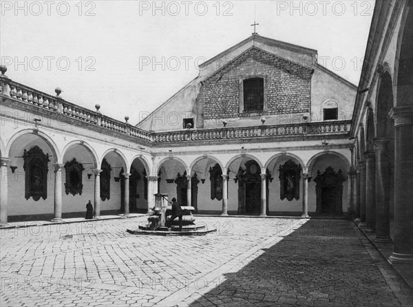 Cloître de l'abbaye de montecassino, frosinone, 1910