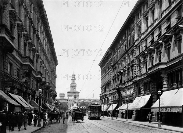 milan, via dante et vue du château sforzesco, 1911