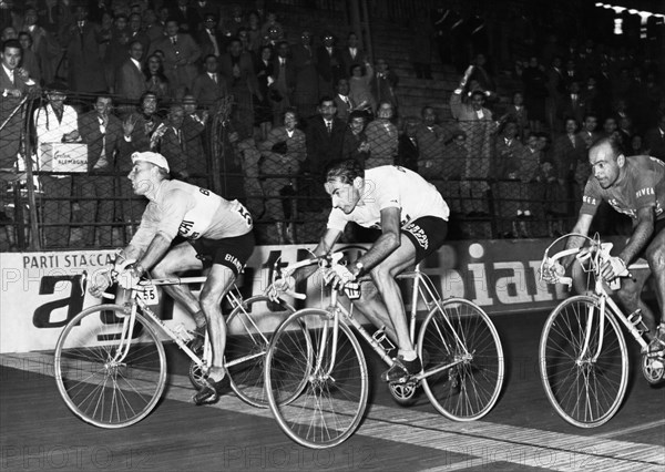 italie, andré darrigade remporte le 50e giro di lombardia devant fausto coppi et fiorenzo magni, 1956