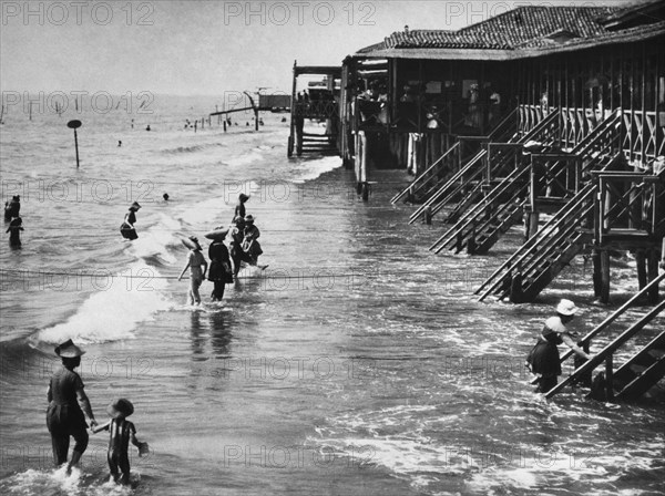 italie, lido de venise, baigneurs au lido, 1897