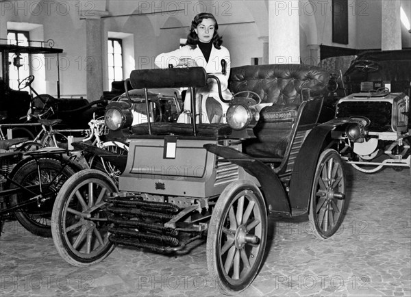 italie, lombardie, milan, fiat de 1899-1900 à l'exposition des transports historiques, 1955