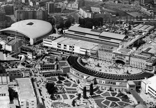 italie, lombardie, milan, vue de la foire commerciale, 1956