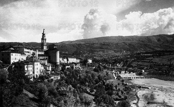 italie, veneto, vue de belluno, 1951