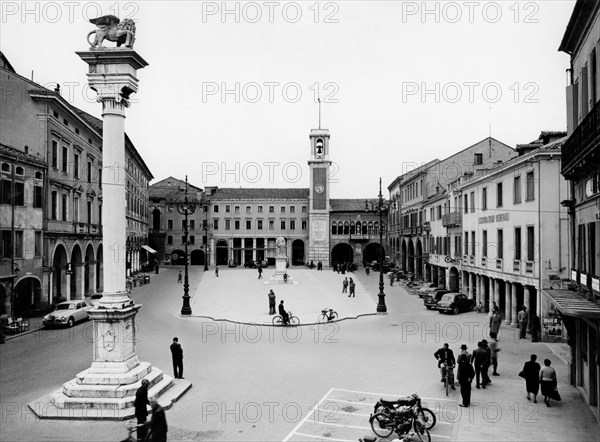 italie, veneto, rovigo, piazza vittorio emanuele II, 1955