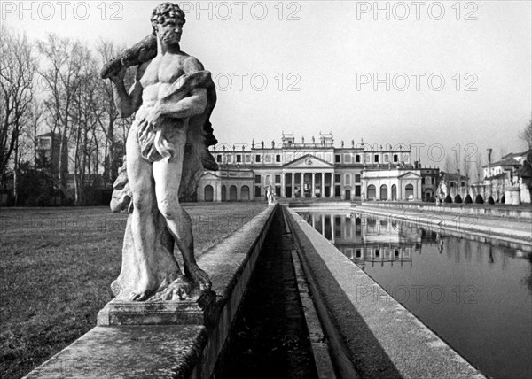 italie, veneto, stra, la villa nationale, 1950