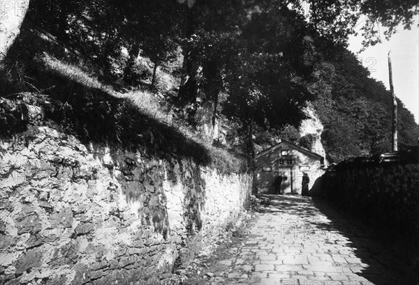 italie, toscane, chiusi della verna, la chapelle des oiseaux au sanctuaire de la verna, 1920