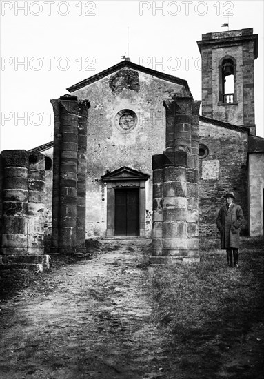 italie, toscane, barberino val d'elsa, façade de l'église paroissiale de sant'appiano, 1920 1930