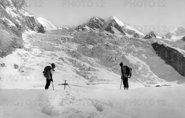 chine, himalaya, le glacier tos-nal dans le groupe parbati, 1920 1930
