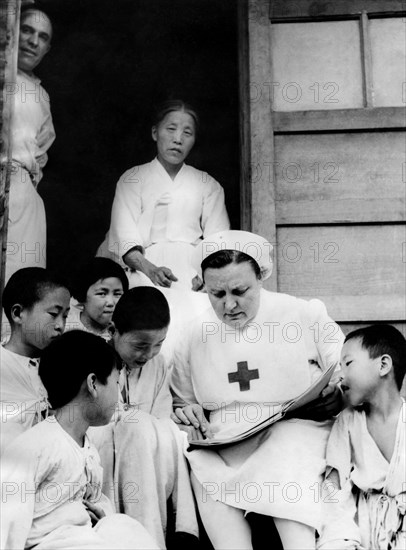 corée, crucifix à l'hôpital italien de yong-dong-po, 1955