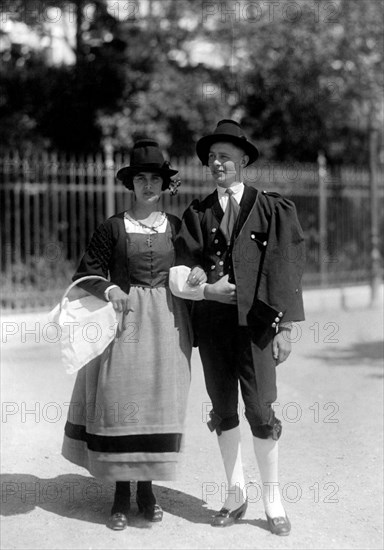 italie, trentino alto adige, costumes typiques, 1920 1930