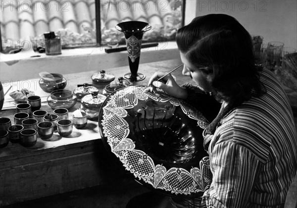 italie, venise, décorateur sur verre, 1955