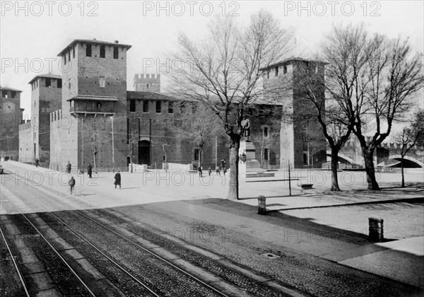 italie, veneto, verona, extérieur de castelvecchio après restauration, 1940 1950