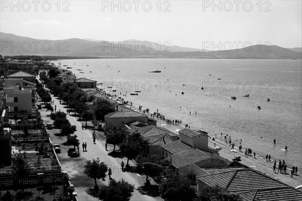toscane, follonica, vue de la côte, 1930 1940