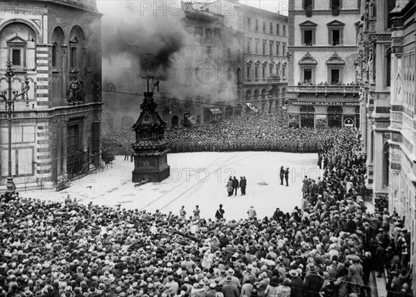 toscane, florence, fête du feu à l'occasion du samedi saint, 1930 1940