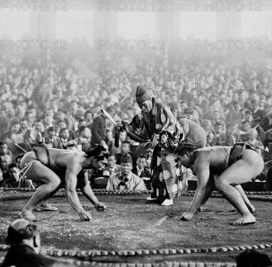 japon, tokyo, concours de lutteurs de sumo, 1930 1940