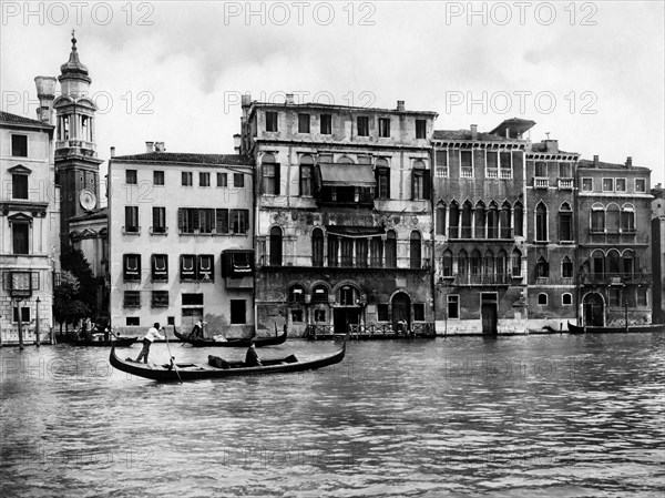 italie, venise, façade du palazzo da mosto, 1930 1940