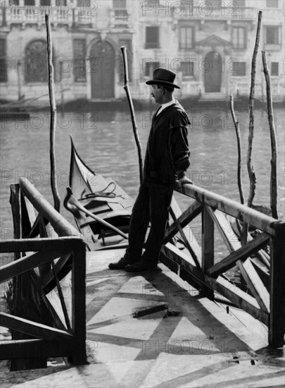 italie, venise, le bac du marché aux poissons, 1910 1920