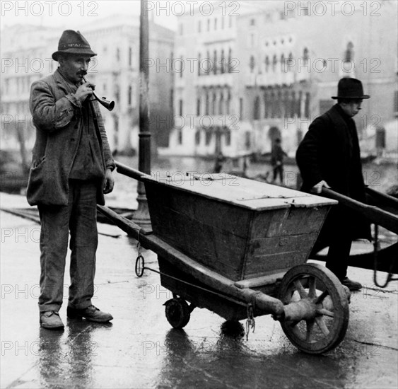 italie, venise, balayeurs, 1900 1910