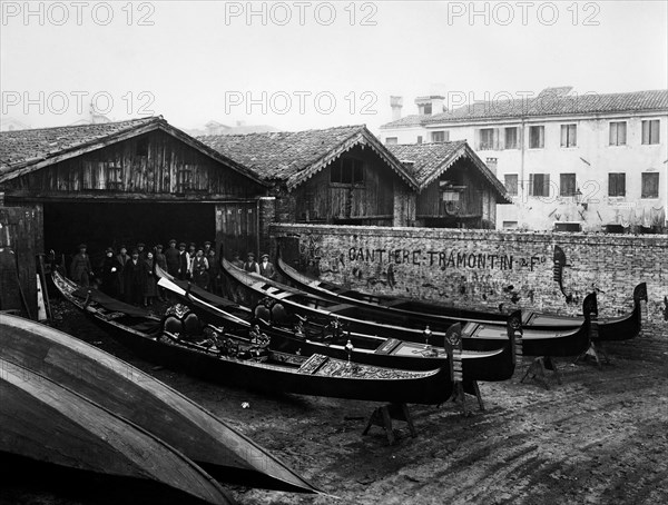 italia, venezia, tramontin uno dei più vecchi cantieri di gondole, 1910 1920