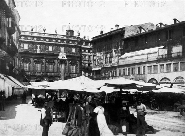 italie, veneto, verona, piazza delle erbe, 800 900