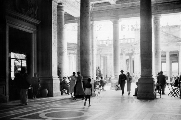 italie, toscane, montecatini terme, intérieur de l'usine il tettuccio, 1935