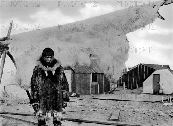 amérique, alaska, portrait d'un chasseur, 1910 1920