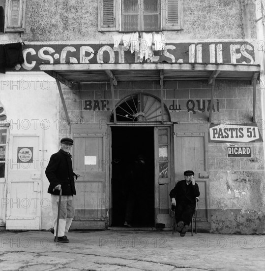 europe, france, corse, corse, bonifacio, vue de la mer, 1957