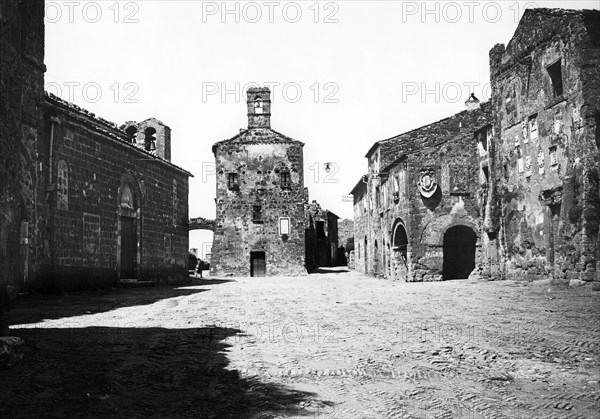 europe, italie, toscane, une rue de sovana, 1900 1910