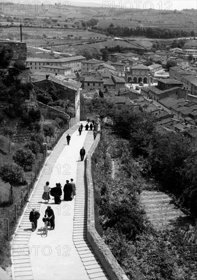 italie, toscane, vue du colle di val d'elsa, 1953