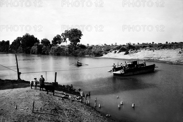 italie, toscane, grosseto, traversée de rivière, 1910 1920