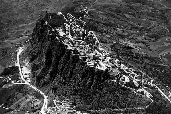 europe, république de saint-marin, vue aérienne, 1955