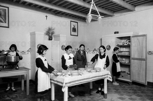 afrique, libye, tripolitaine, enfants autochtones dans l'école italienne prince du piémont, 1930