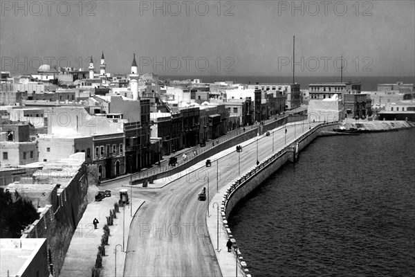 afrique, libye, intérieur de la mosquée de suk el turk, années 1920 1930