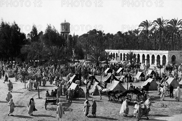 afrique, libye, tripoli, intérieur de la mosquée du chameau, 1920 1930