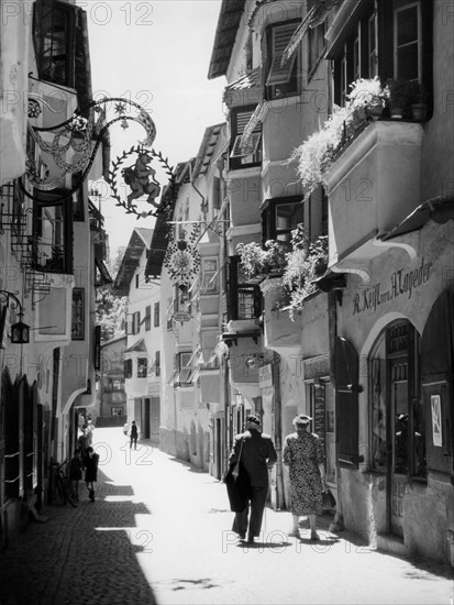 italie, trentino alto adige, chemin a chiusa, 1920