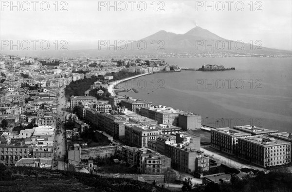 campanie, naples, vue de la ville depuis la tombe de virgile, 1956