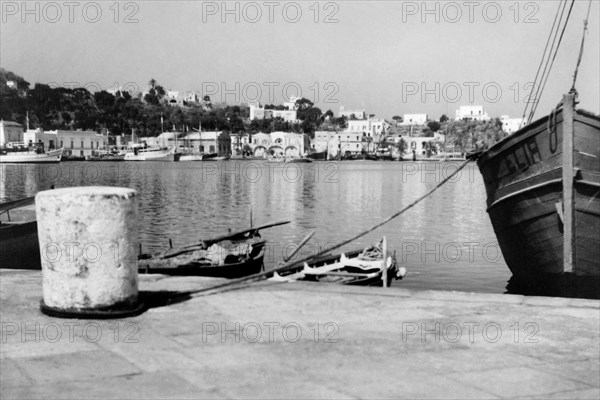 campanie, île d'ischia, vue du port, 1945 1950