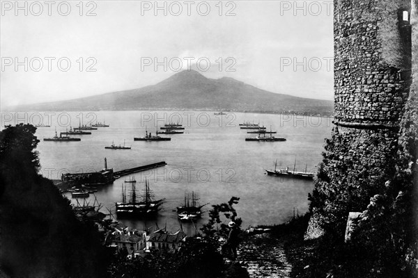 campanie, castellamare di stabia, vue du golfe de naples et du vésuve, 1900 1910