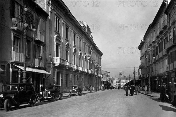 italie, campanie, une rue à avellino, 1925