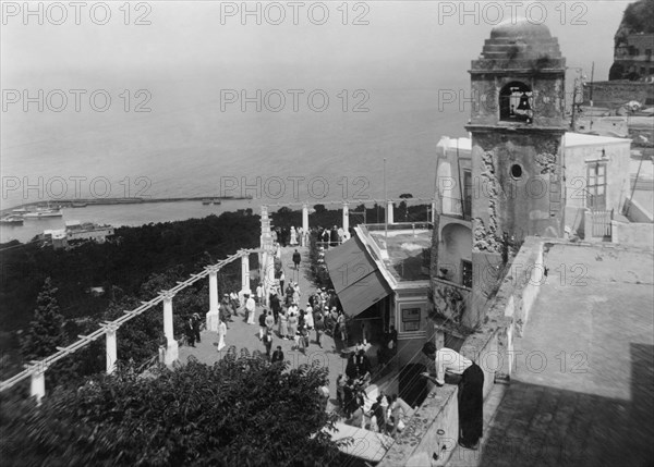 italie, campanie, île de capri, la terrasse du funiculaire, 1930 1940