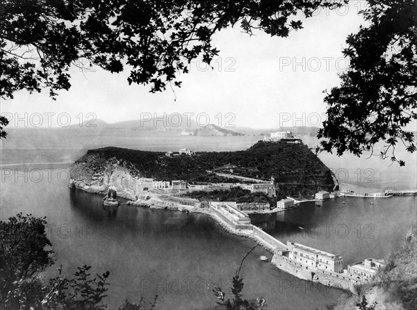 italie, campanie, vue de nisida, 1900 1910