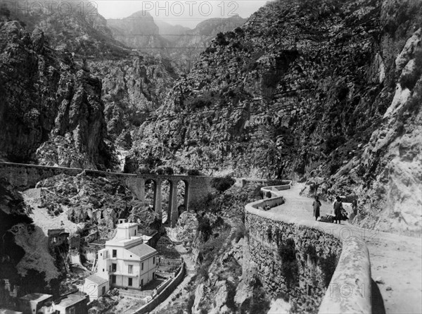 italie, campanie, praiano, rue d'amalfi à sorrento, 1930