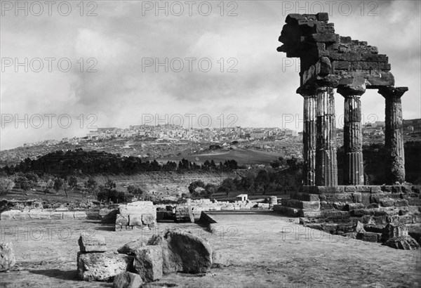 europe, italie, sicile, agrigento, vallée des temples, temple des dioscures, 1934